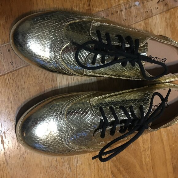 NWOT Brash Woman Wingtip Gold Loafers 9.5 Platform heel 2" Shiny - Picture 6 of 10
